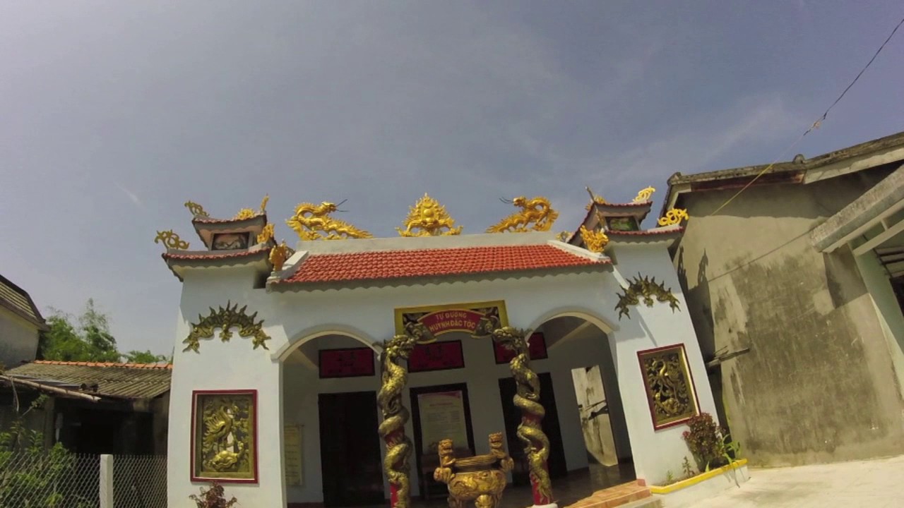 https://mdw-travel-data-us-east-1.s3.amazonaws.com/img/country/Vietnam/KHo-Village/img_04.jpg
