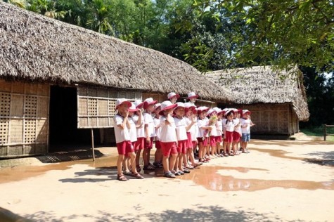 https://mdw-travel-data-us-east-1.s3.amazonaws.com/img/country/Vietnam/Kim-Lien-Relic-Site/img_02.jpg