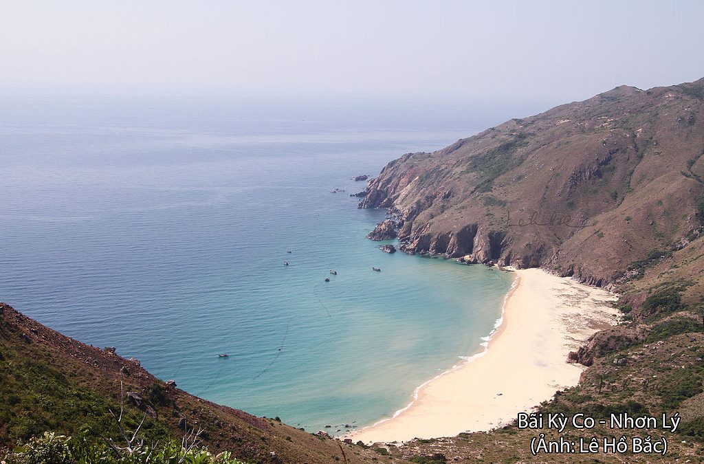 https://mdw-travel-data-us-east-1.s3.amazonaws.com/img/country/Vietnam/Ky-Co-Beach/img_01.jpg