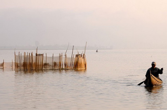 https://mdw-travel-data-us-east-1.s3.amazonaws.com/img/country/Vietnam/Lak-Lake/img_03.jpg