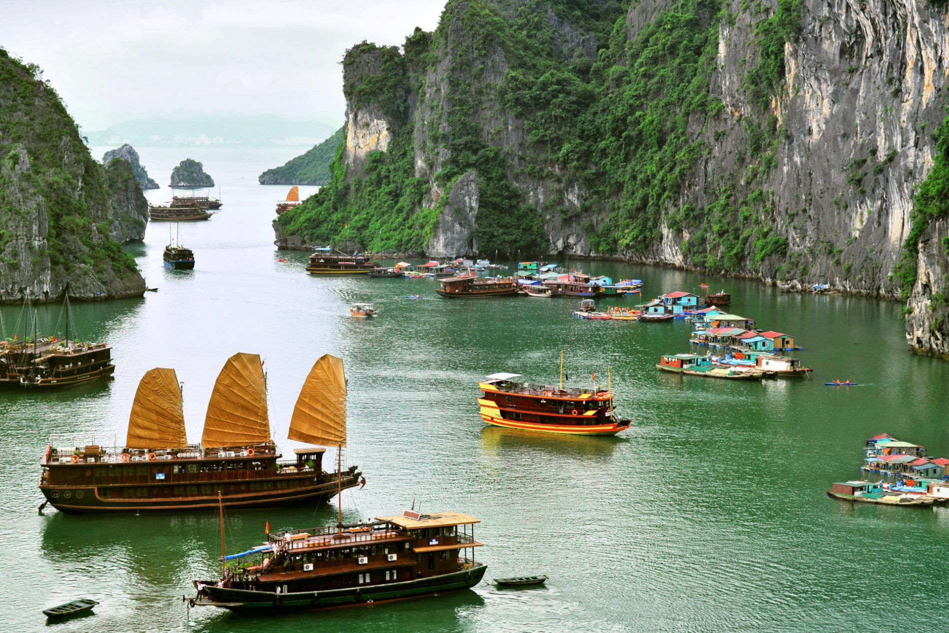 https://mdw-travel-data-us-east-1.s3.amazonaws.com/img/country/Vietnam/Long-Phong-Village/img_00.jpg