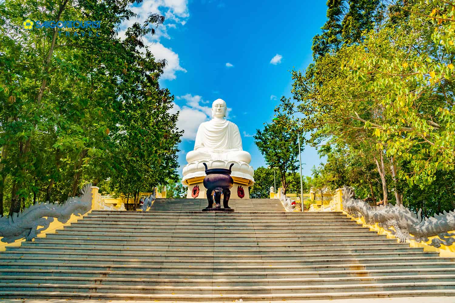 https://mdw-travel-data-us-east-1.s3.amazonaws.com/img/country/Vietnam/Long-Son-Pagoda/img_00.jpg
