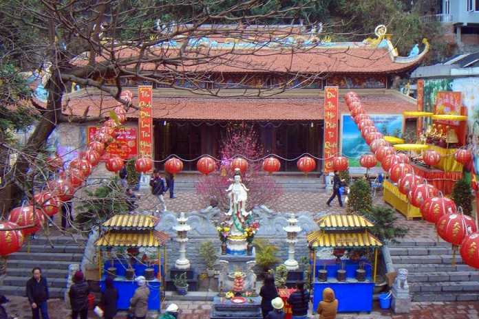 https://mdw-travel-data-us-east-1.s3.amazonaws.com/img/country/Vietnam/Long-Tien-Pagoda/img_03.jpg