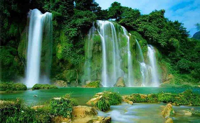 https://mdw-travel-data-us-east-1.s3.amazonaws.com/img/country/Vietnam/Love-Waterfall/img_05.jpg