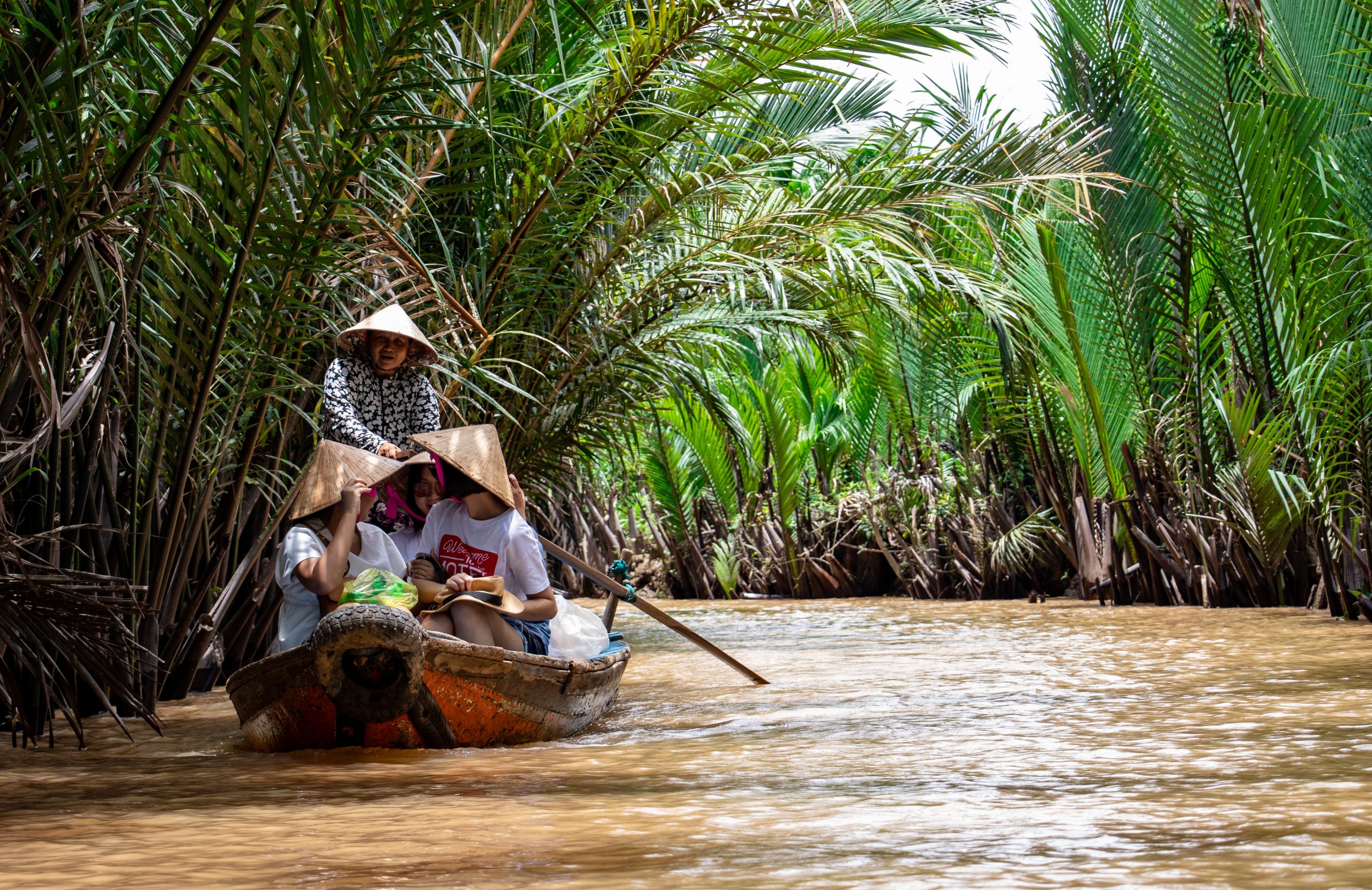 https://mdw-travel-data-us-east-1.s3.amazonaws.com/img/country/Vietnam/Mekong-Delta/img_02.jpg