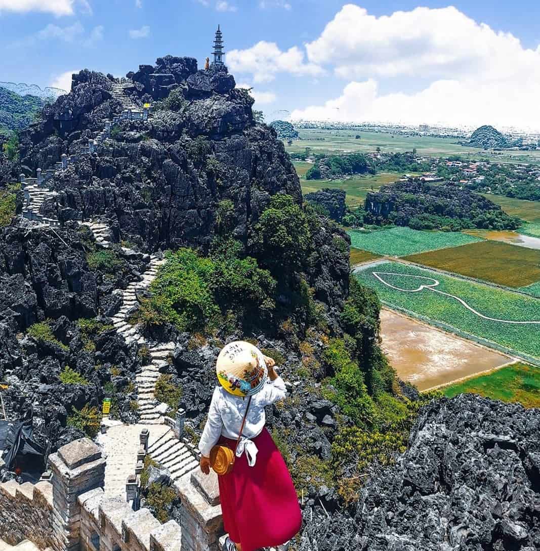 https://mdw-travel-data-us-east-1.s3.amazonaws.com/img/country/Vietnam/Mua-Caves/img_02.jpg