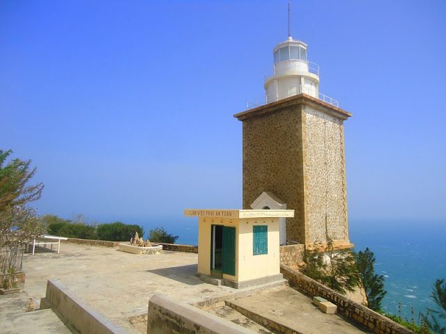 https://mdw-travel-data-us-east-1.s3.amazonaws.com/img/country/Vietnam/Mui-Dinh-Light-House/img_00.jpg