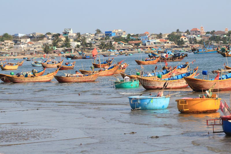 https://mdw-travel-data-us-east-1.s3.amazonaws.com/img/country/Vietnam/Mui-Ne-Fishing-Village/img_03.jpg