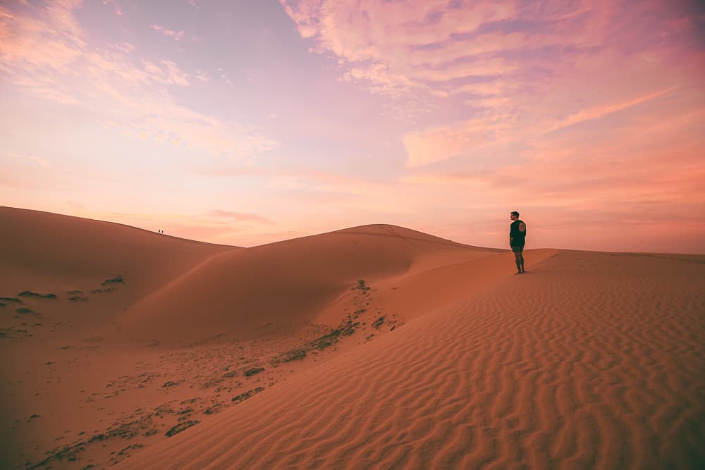 https://mdw-travel-data-us-east-1.s3.amazonaws.com/img/country/Vietnam/Mui-Ne-Sand-Dunes/img_02.jpg