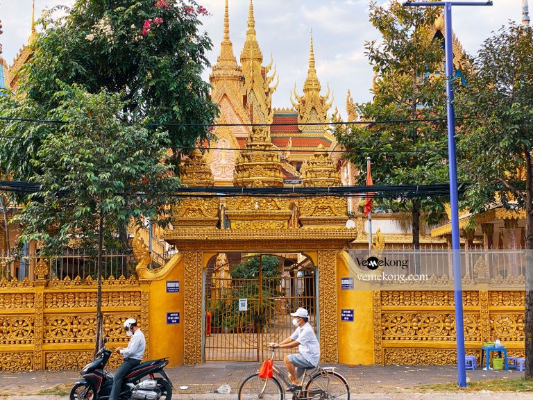 https://mdw-travel-data-us-east-1.s3.amazonaws.com/img/country/Vietnam/Munirangsyaram-Pagoda/img_02.jpg