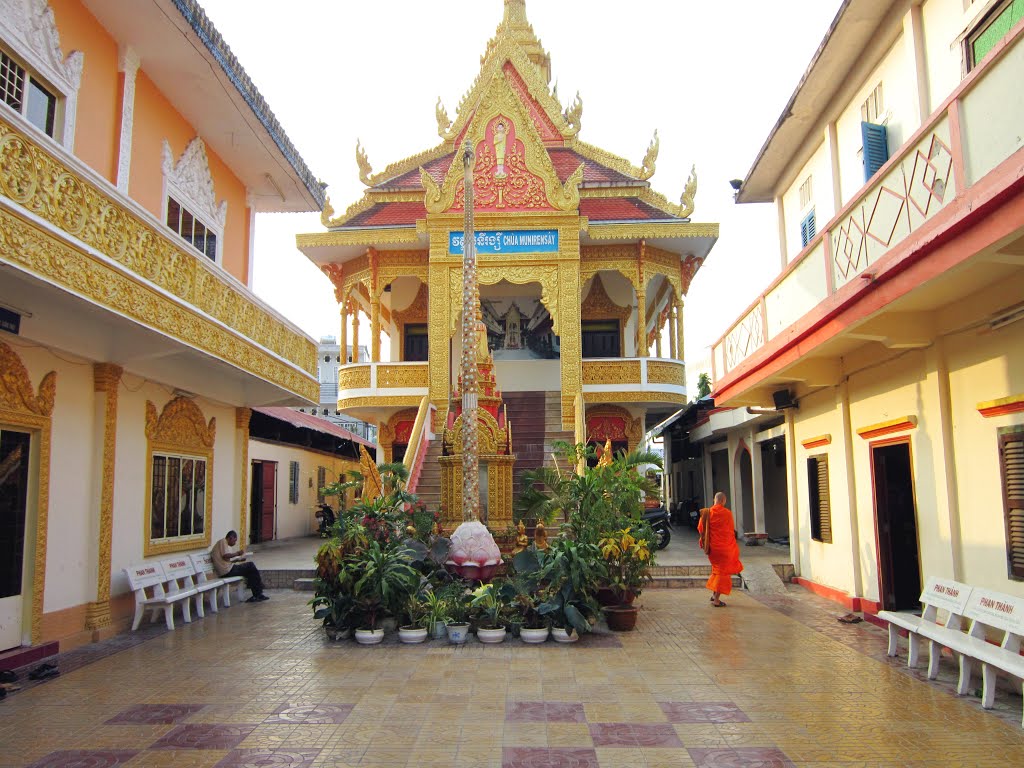 https://mdw-travel-data-us-east-1.s3.amazonaws.com/img/country/Vietnam/Munirangsyaram-Pagoda/img_03.jpg