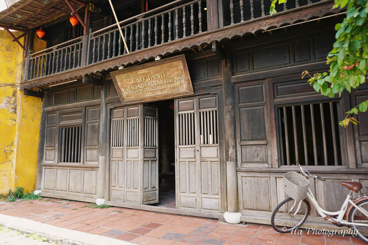 https://mdw-travel-data-us-east-1.s3.amazonaws.com/img/country/Vietnam/Museum-of-Folklore-in-Hoi-An/img_02.jpg