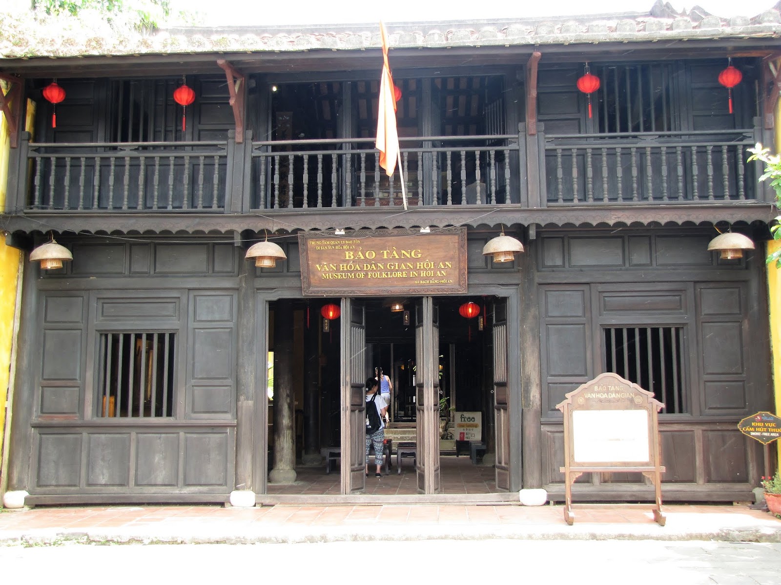 https://mdw-travel-data-us-east-1.s3.amazonaws.com/img/country/Vietnam/Museum-of-Folklore-in-Hoi-An/img_03.jpg