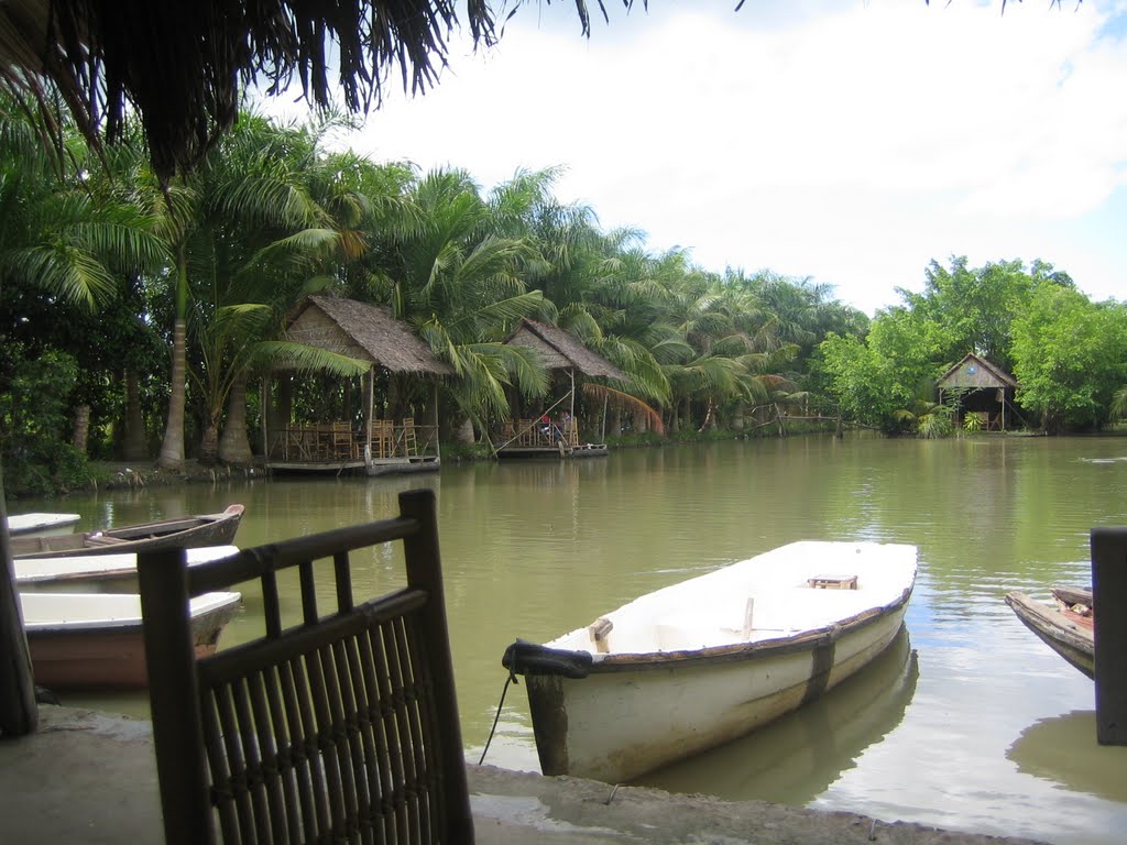 https://mdw-travel-data-us-east-1.s3.amazonaws.com/img/country/Vietnam/My-Khanh-Tourist-Village/img_02.jpg