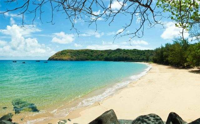 https://mdw-travel-data-us-east-1.s3.amazonaws.com/img/country/Vietnam/Non-Nuoc-Beach/img_02.jpg