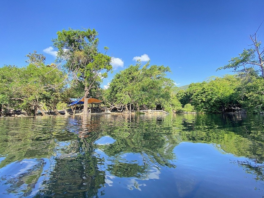 https://mdw-travel-data-us-east-1.s3.amazonaws.com/img/country/Vietnam/Nui-Chua-National-Park/img_01.jpg