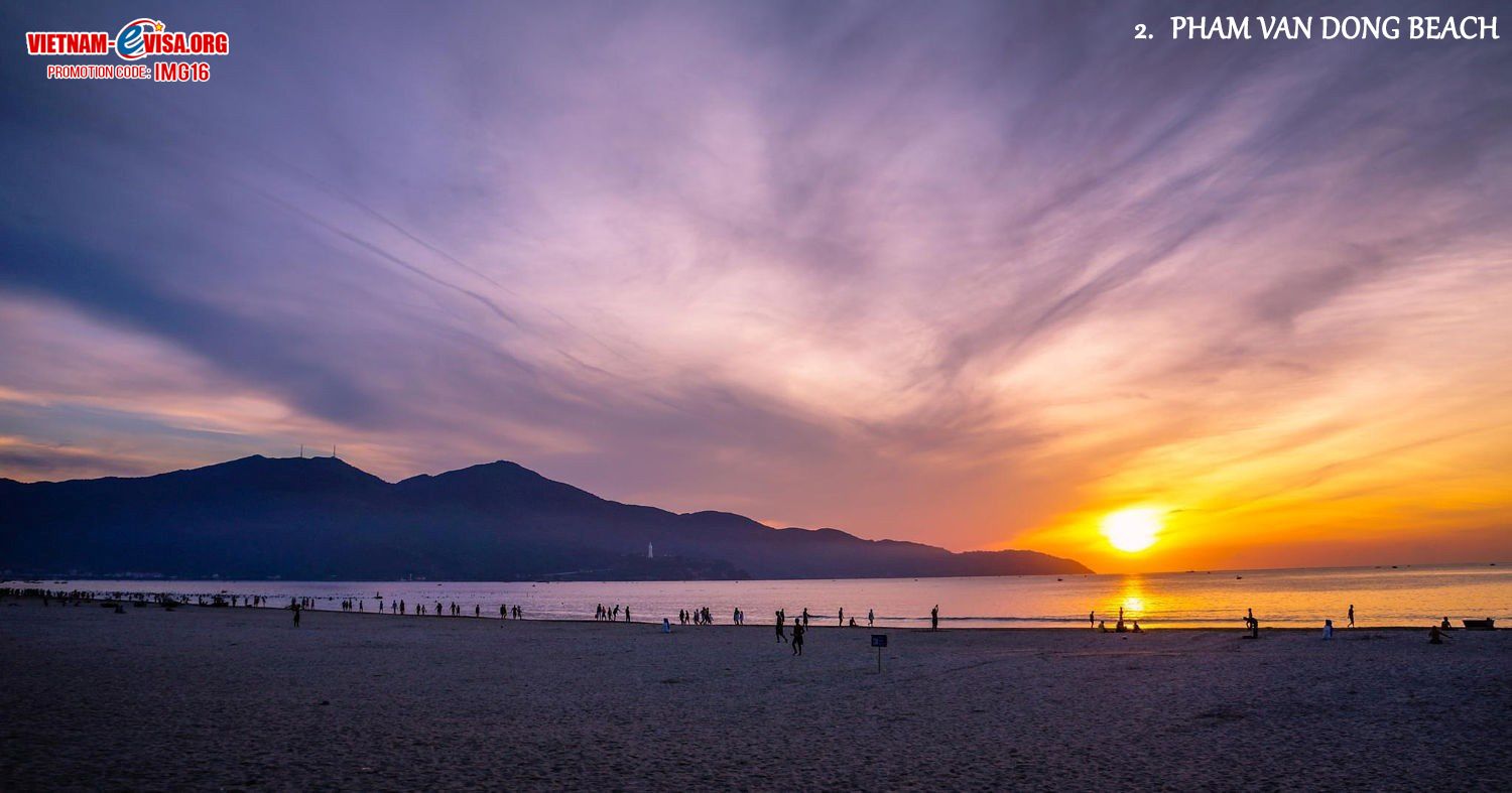 https://mdw-travel-data-us-east-1.s3.amazonaws.com/img/country/Vietnam/Pham-Van-Dong-Beach/img_03.jpg