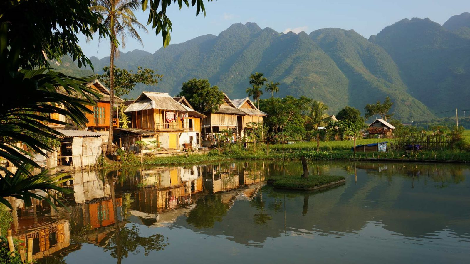 https://mdw-travel-data-us-east-1.s3.amazonaws.com/img/country/Vietnam/Pom-Coong-Village/img_00.jpg