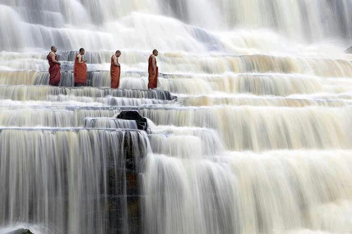 https://mdw-travel-data-us-east-1.s3.amazonaws.com/img/country/Vietnam/Pongour-Falls/img_02.jpg