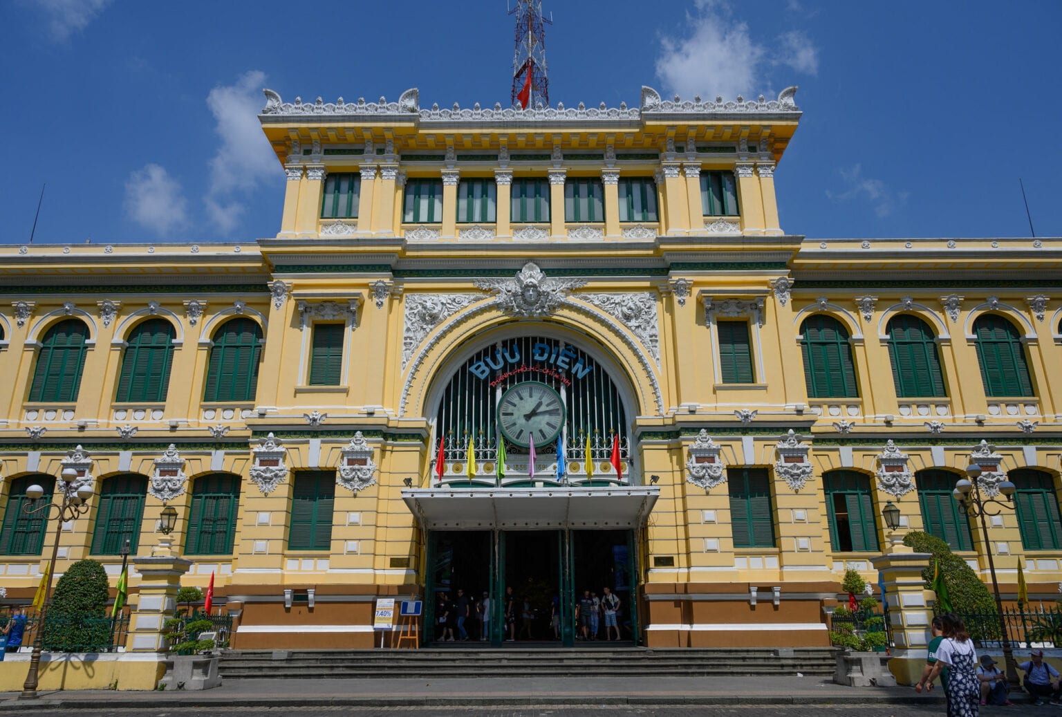 https://mdw-travel-data-us-east-1.s3.amazonaws.com/img/country/Vietnam/Saigon-Central-Post-Office/img_01.jpg