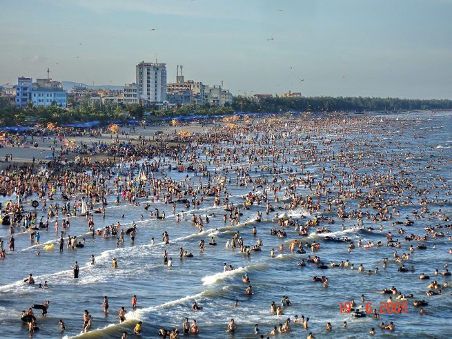 https://mdw-travel-data-us-east-1.s3.amazonaws.com/img/country/Vietnam/Sam-Son-Beach/img_02.jpg