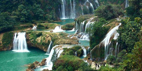 https://mdw-travel-data-us-east-1.s3.amazonaws.com/img/country/Vietnam/Silver-Falls/img_04.jpg