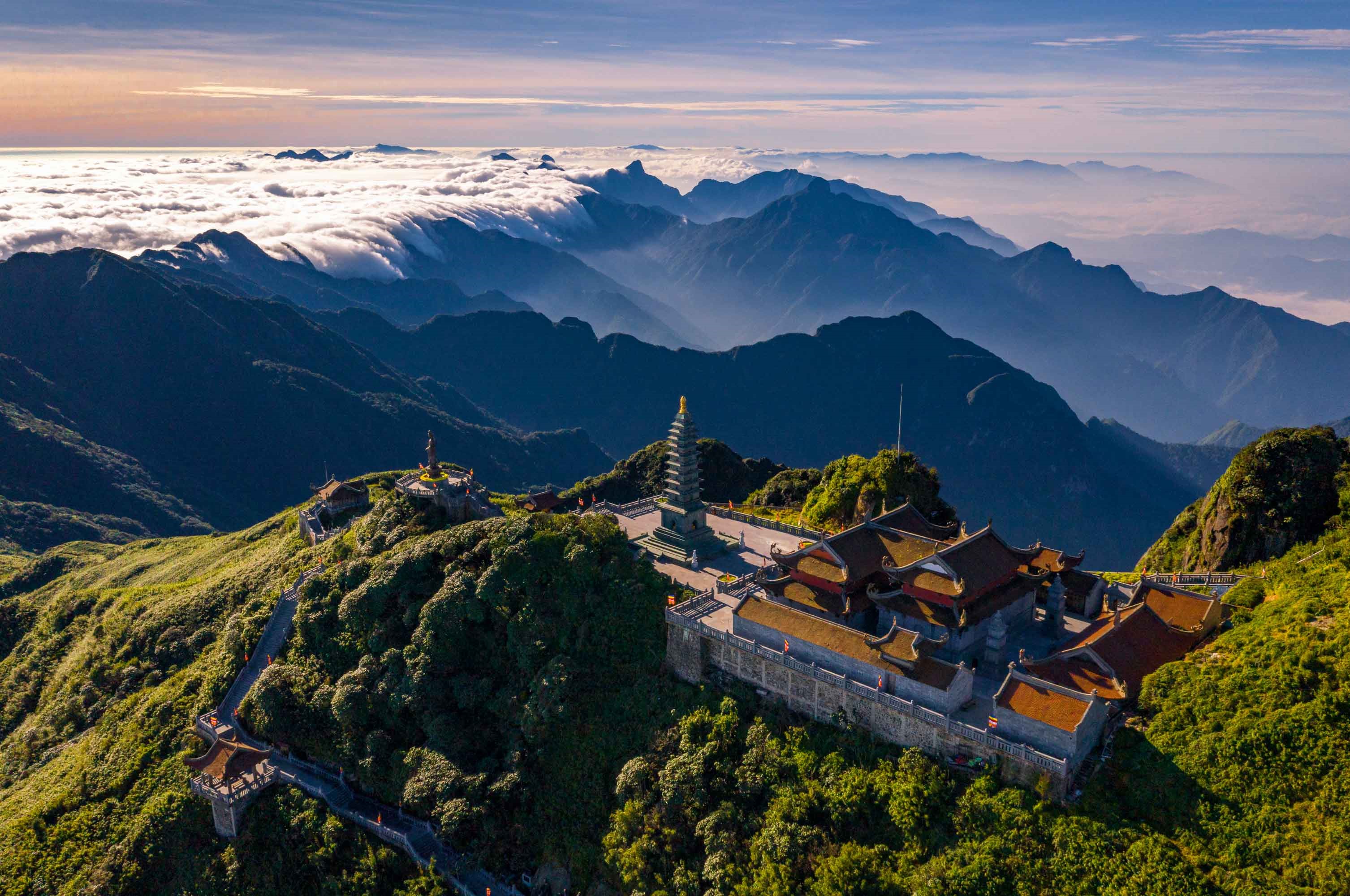 https://mdw-travel-data-us-east-1.s3.amazonaws.com/img/country/Vietnam/Sun-World-Radia-Land/img_01.jpg