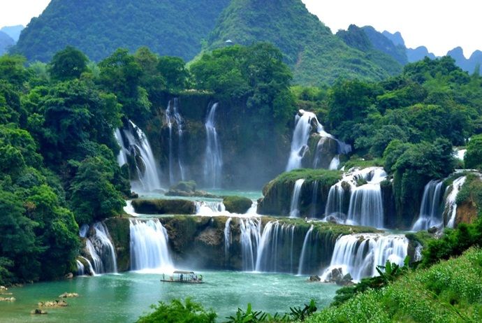 https://mdw-travel-data-us-east-1.s3.amazonaws.com/img/country/Vietnam/Thac-Bac-Waterfall/img_01.jpg