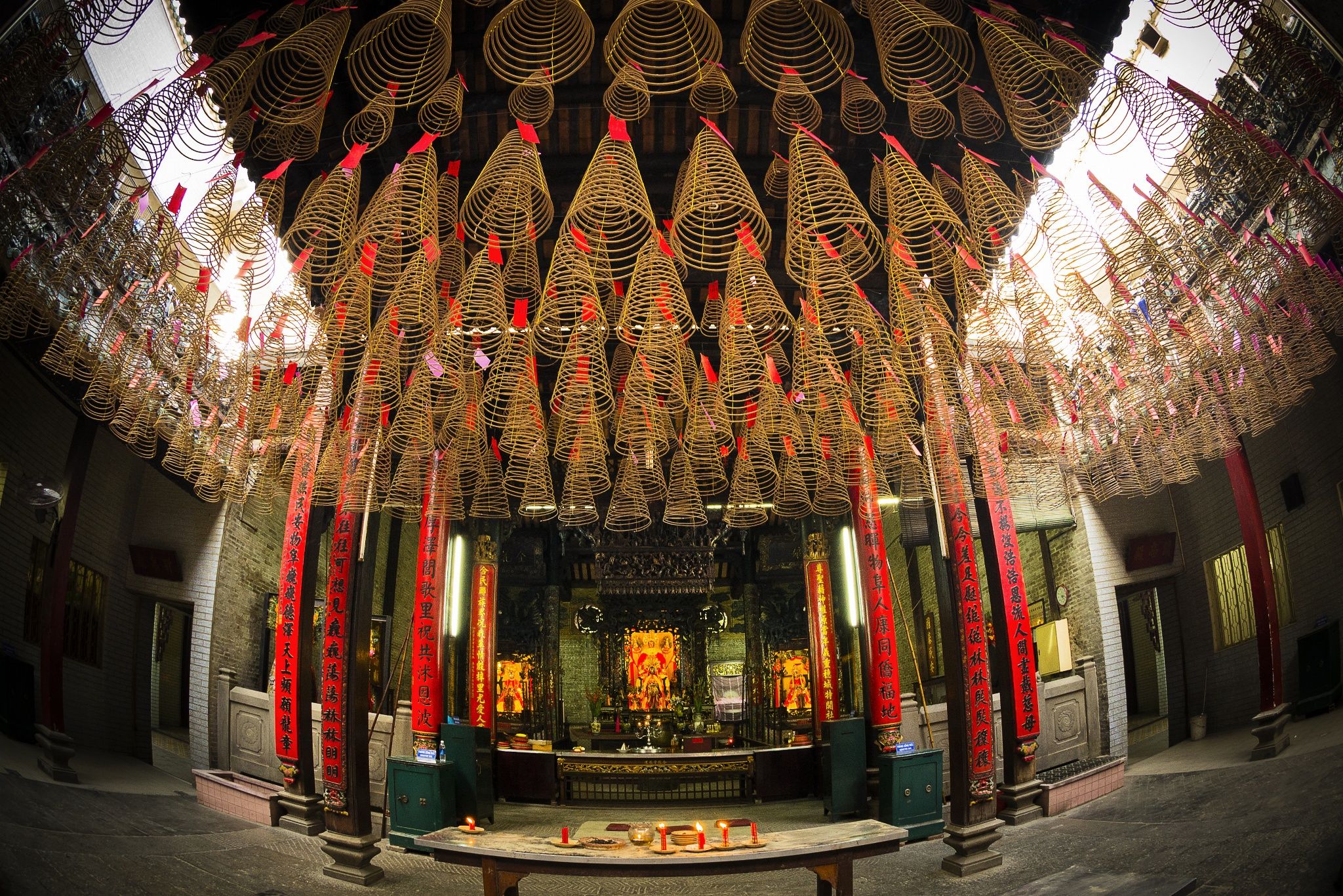 https://mdw-travel-data-us-east-1.s3.amazonaws.com/img/country/Vietnam/Thien-Hau-Temple/img_02.jpg