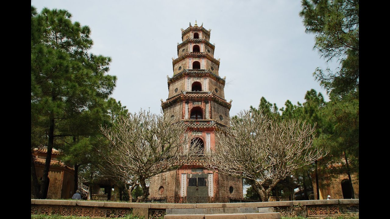 https://mdw-travel-data-us-east-1.s3.amazonaws.com/img/country/Vietnam/Thien-Mu-Pagoda/img_00.jpg
