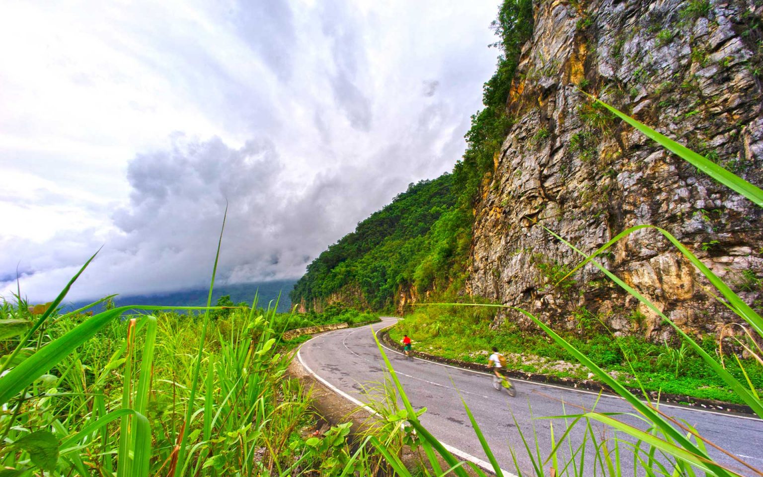 https://mdw-travel-data-us-east-1.s3.amazonaws.com/img/country/Vietnam/Thung-Khe-Pass/img_01.jpg