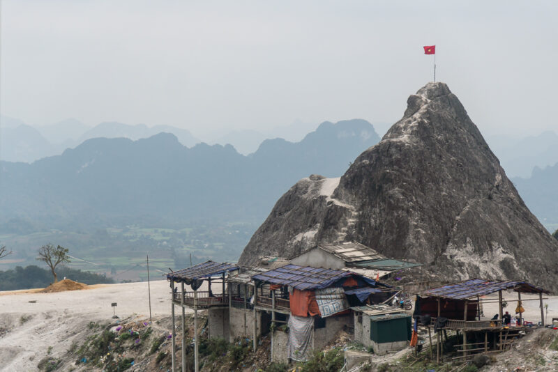 https://mdw-travel-data-us-east-1.s3.amazonaws.com/img/country/Vietnam/Thung-Khe-Pass/img_03.jpg