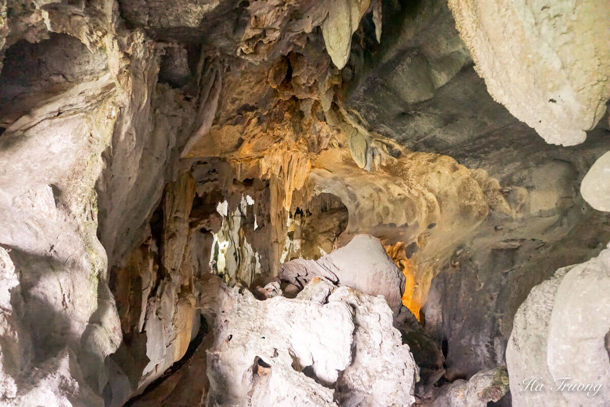 https://mdw-travel-data-us-east-1.s3.amazonaws.com/img/country/Vietnam/Trung-Trang-Cave/img_00.jpg