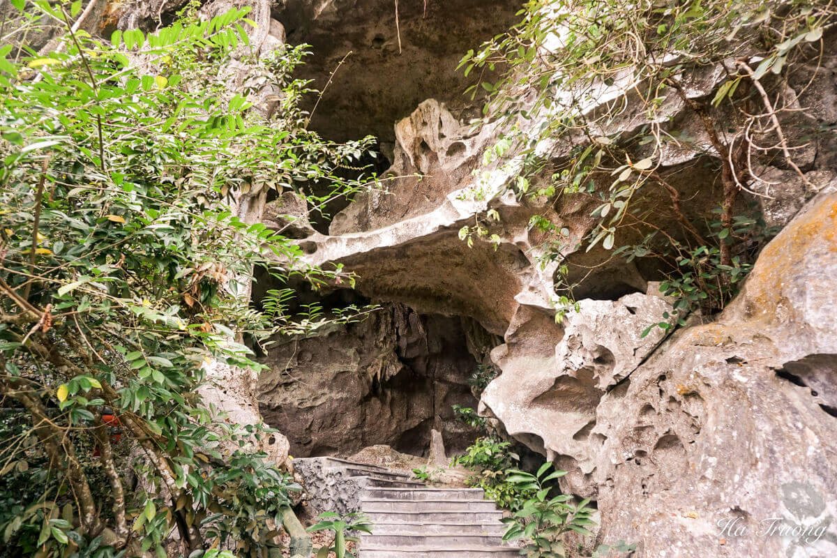 https://mdw-travel-data-us-east-1.s3.amazonaws.com/img/country/Vietnam/Trung-Trang-Cave/img_01.jpg