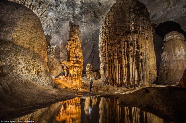 https://mdw-travel-data-us-east-1.s3.amazonaws.com/img/country/Vietnam/Underground-World/img_01.jpg