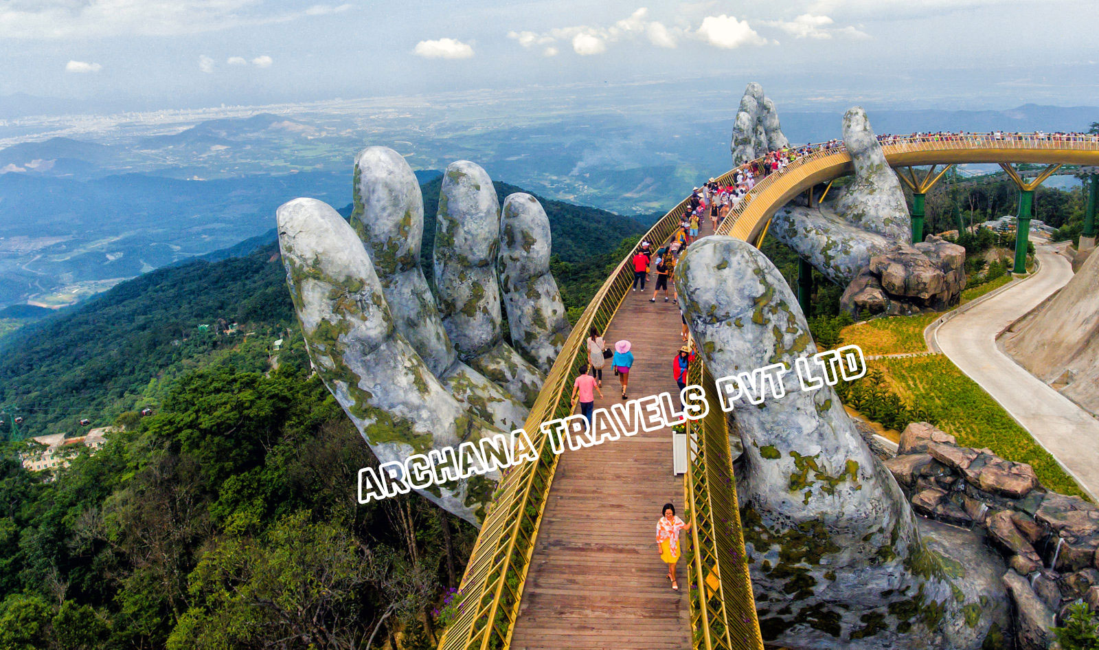 https://mdw-travel-data-us-east-1.s3.amazonaws.com/img/country/Vietnam/Underground-World/img_03.jpg