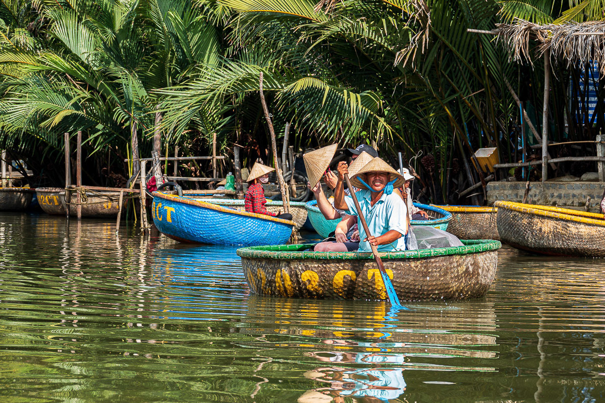 https://mdw-travel-data-us-east-1.s3.amazonaws.com/img/country/Vietnam/Vam-Xep-Coconut-Village/img_00.jpg