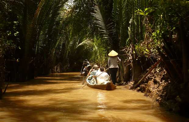 https://mdw-travel-data-us-east-1.s3.amazonaws.com/img/country/Vietnam/Vam-Xep-Coconut-Village/img_03.jpg