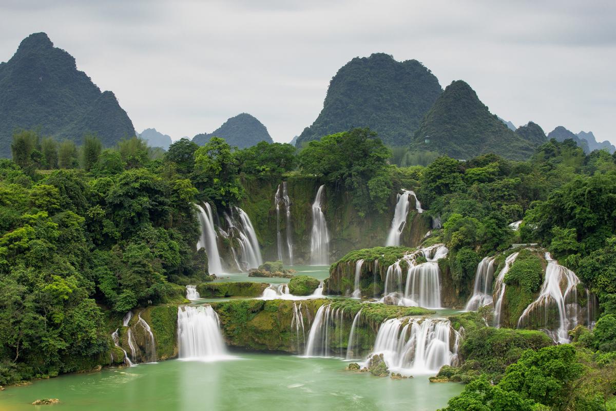 https://mdw-travel-data-us-east-1.s3.amazonaws.com/img/country/Vietnam/Van-Thong-Tower/img_02.jpg