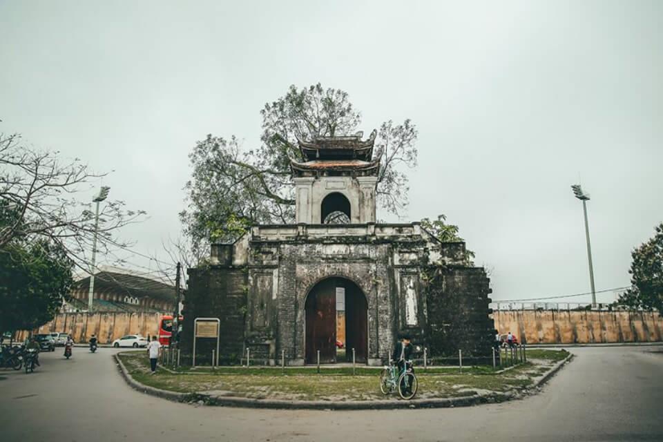 https://mdw-travel-data-us-east-1.s3.amazonaws.com/img/country/Vietnam/Vinh-Citadel/img_00.jpg