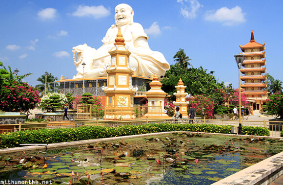 https://mdw-travel-data-us-east-1.s3.amazonaws.com/img/country/Vietnam/Vinh-Trang-Pagoda/img_03.jpg