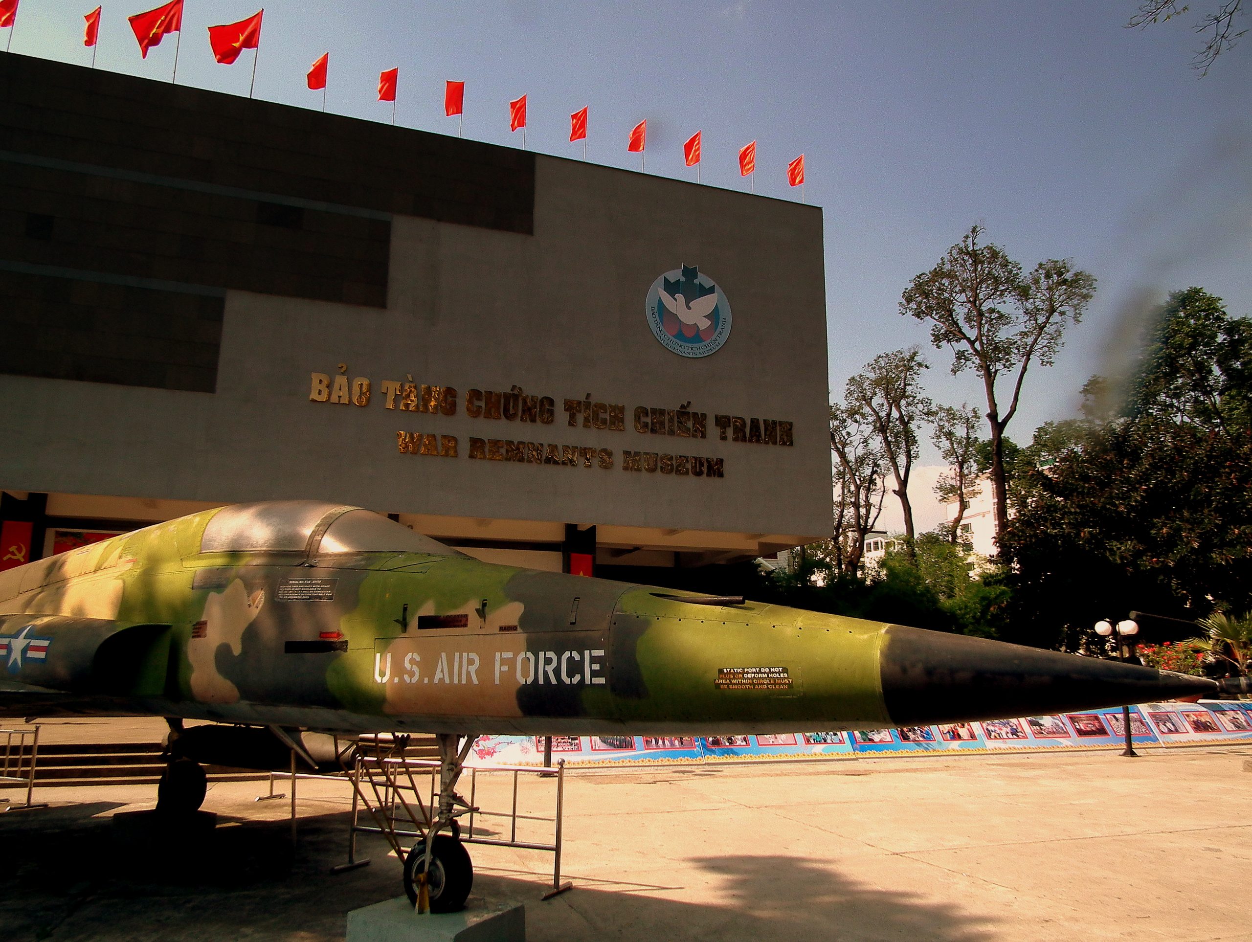https://mdw-travel-data-us-east-1.s3.amazonaws.com/img/country/Vietnam/War-Remnants-Museum/img_02.jpg